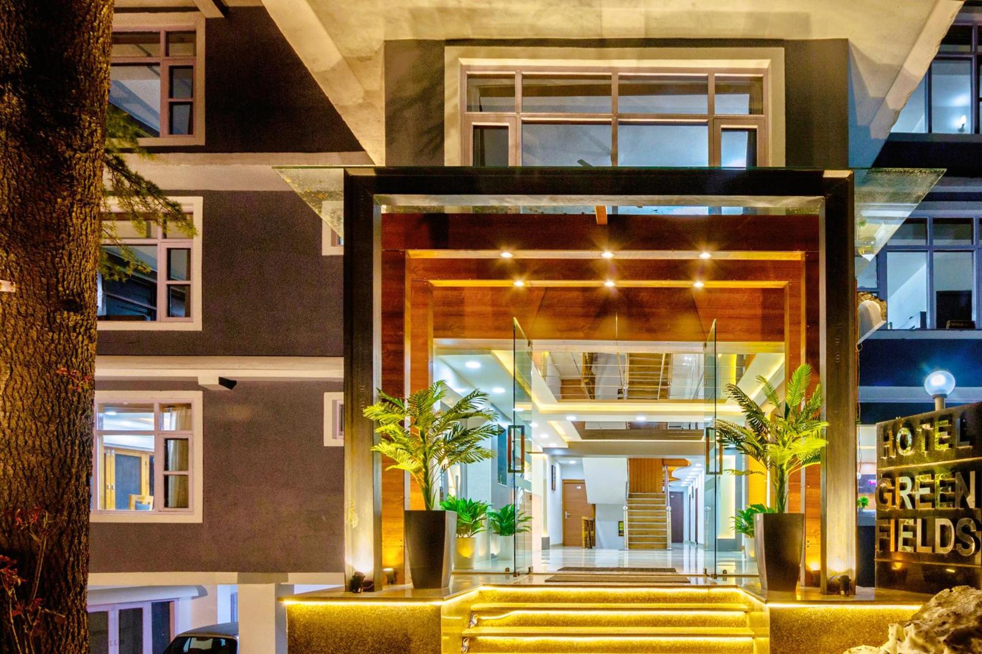 โฮเต็ล กรีนฟิลด์ส Hotel มะนาลี ภายนอก รูปภาพ