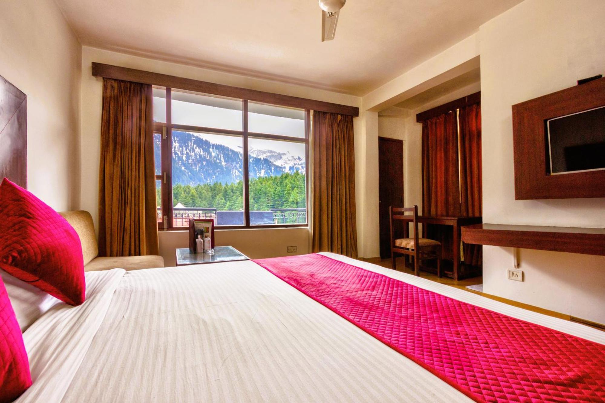 โฮเต็ล กรีนฟิลด์ส Hotel มะนาลี ภายนอก รูปภาพ
