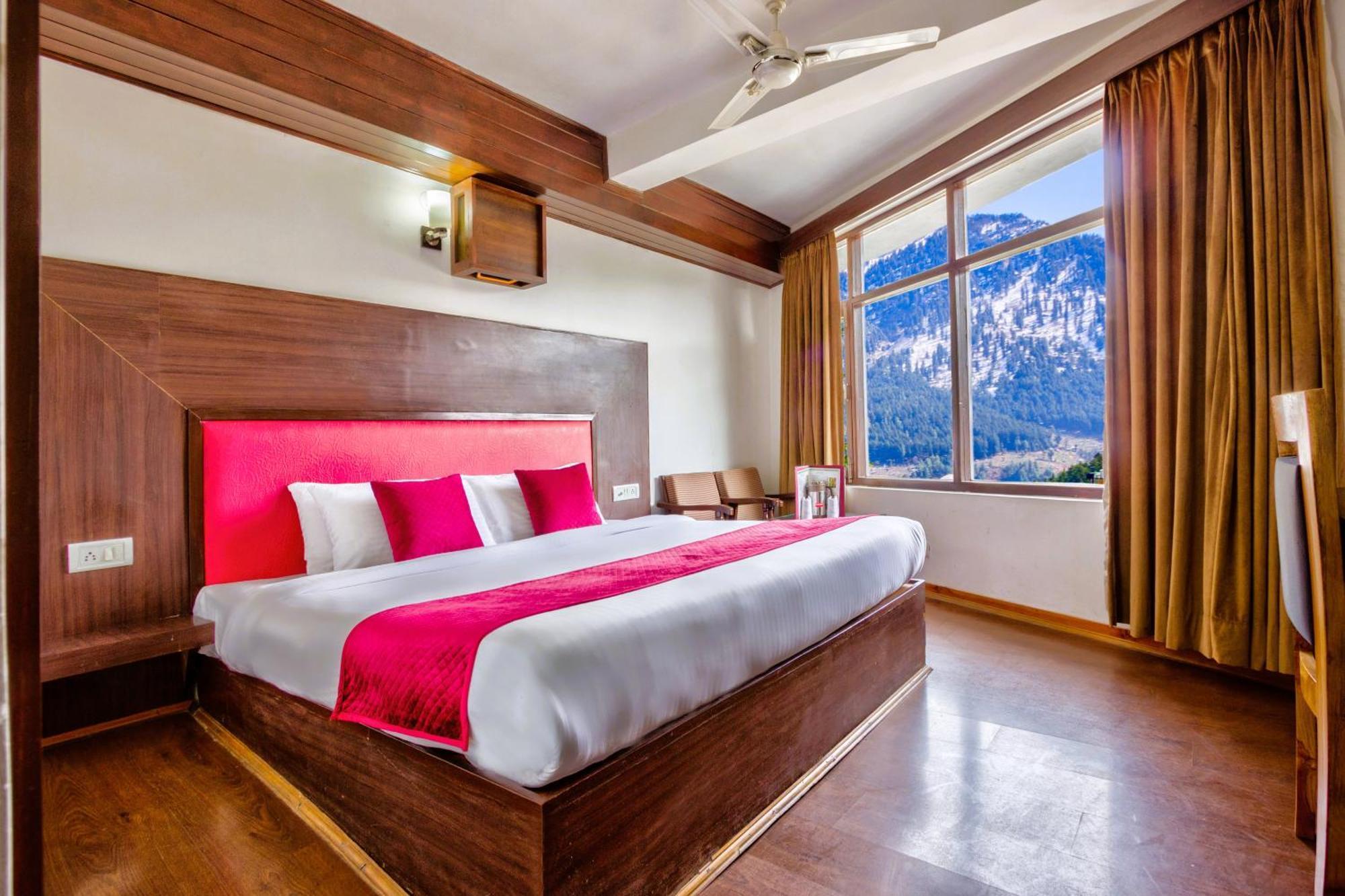 โฮเต็ล กรีนฟิลด์ส Hotel มะนาลี ภายนอก รูปภาพ