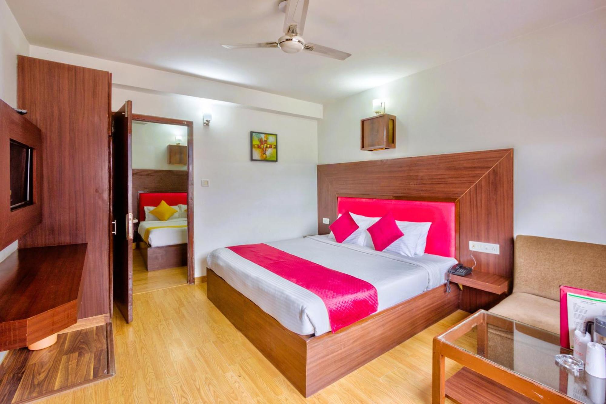 โฮเต็ล กรีนฟิลด์ส Hotel มะนาลี ภายนอก รูปภาพ